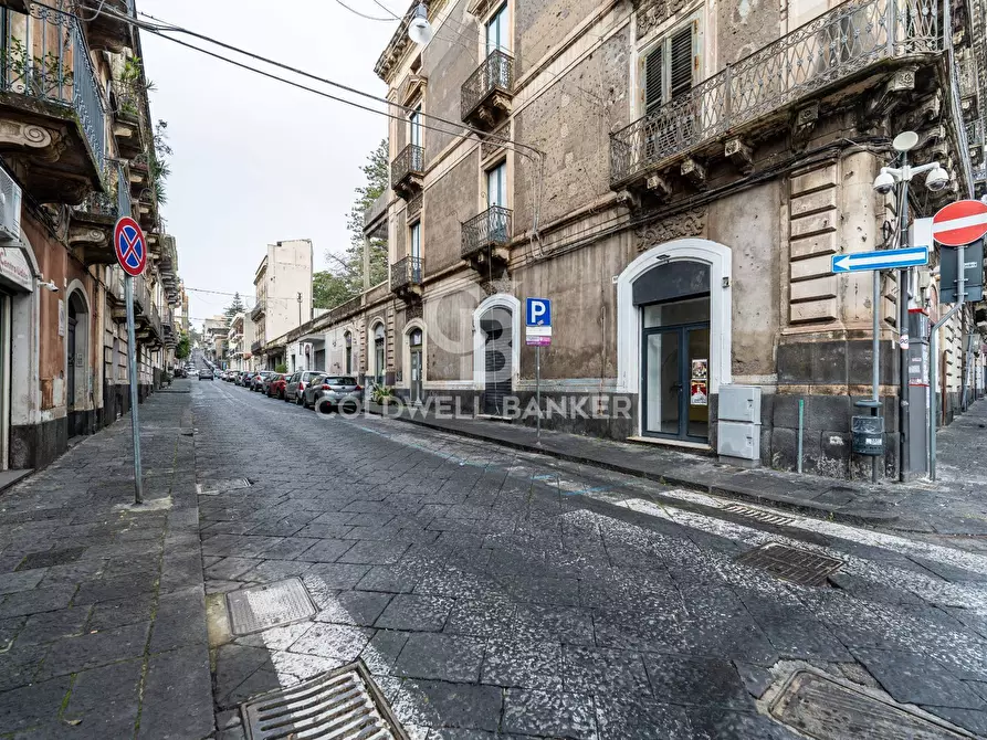 Immagine 15 di Locale commerciale in affitto  in Corso Savoia 85 a Acireale