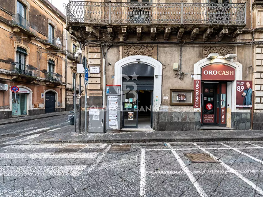 Immagine 17 di Locale commerciale in affitto  in Corso Savoia 85 a Acireale