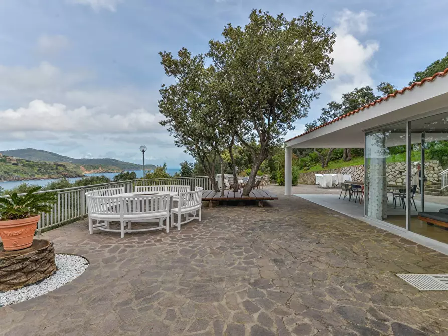 Immagine 23 di Villa in vendita  in Loc. Naregno a Capoliveri