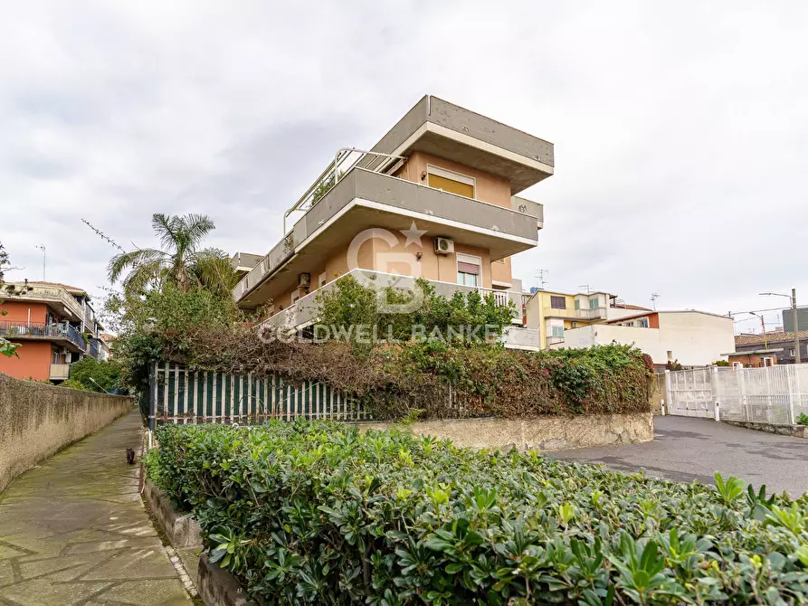 Immagine 1 di Appartamento in vendita  in via generale san marzano 1 a Gravina Di Catania