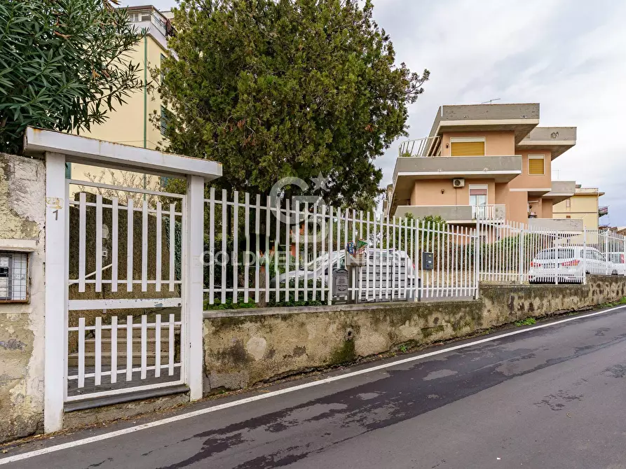 Immagine 2 di Appartamento in vendita  in via generale san marzano 1 a Gravina Di Catania