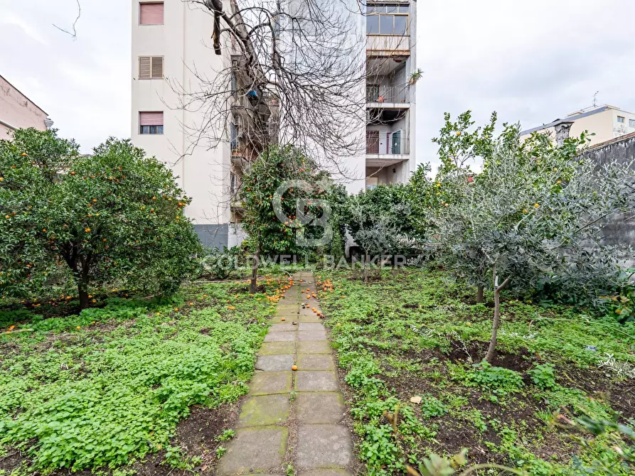 Immagine 11 di Villa in vendita  in via Carpinati 82 a Acireale