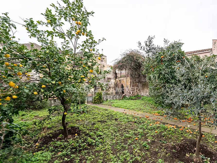 Immagine 12 di Villa in vendita  in via Carpinati 82 a Acireale