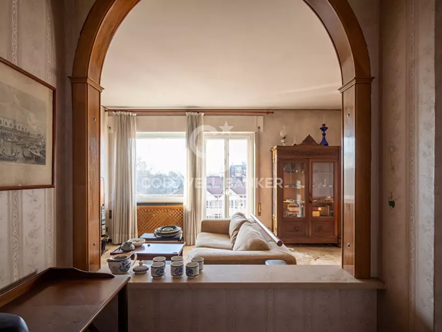 Immagine 1 di Appartamento in vendita  in via manin 40 a Venezia