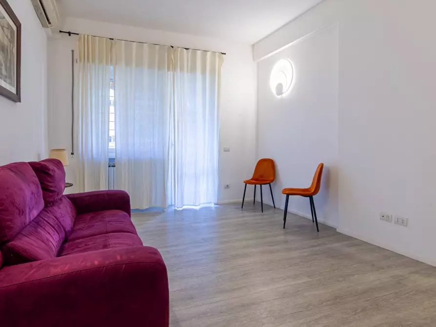 Immagine 3 di Appartamento in vendita  in Via Alfredo Panzini 48 a Roma