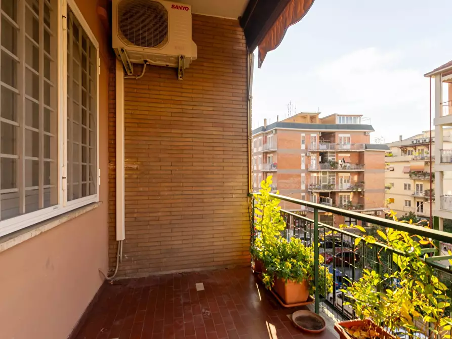 Immagine 19 di Appartamento in vendita  in Via Alfredo Panzini 48 a Roma