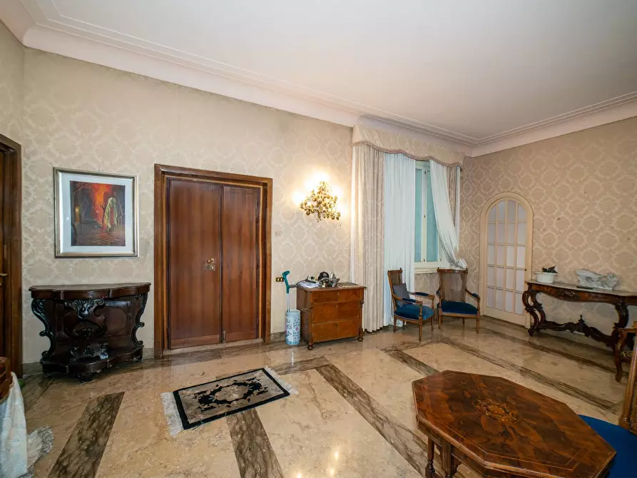 Immagine 11 di Appartamento in vendita  in Via Dei Monti Parioli 48 a Roma