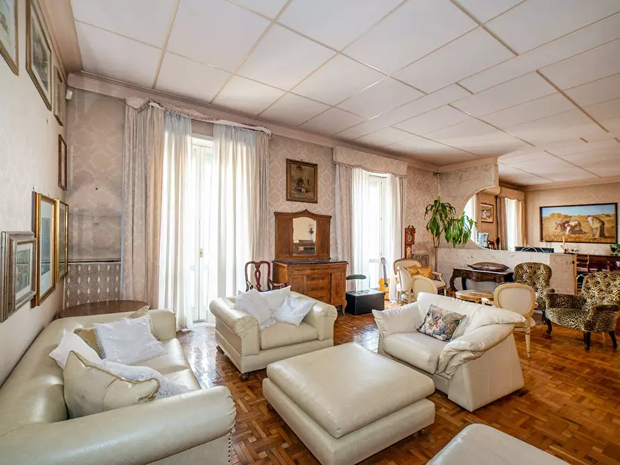 Immagine 13 di Appartamento in vendita  in Via Dei Monti Parioli 48 a Roma