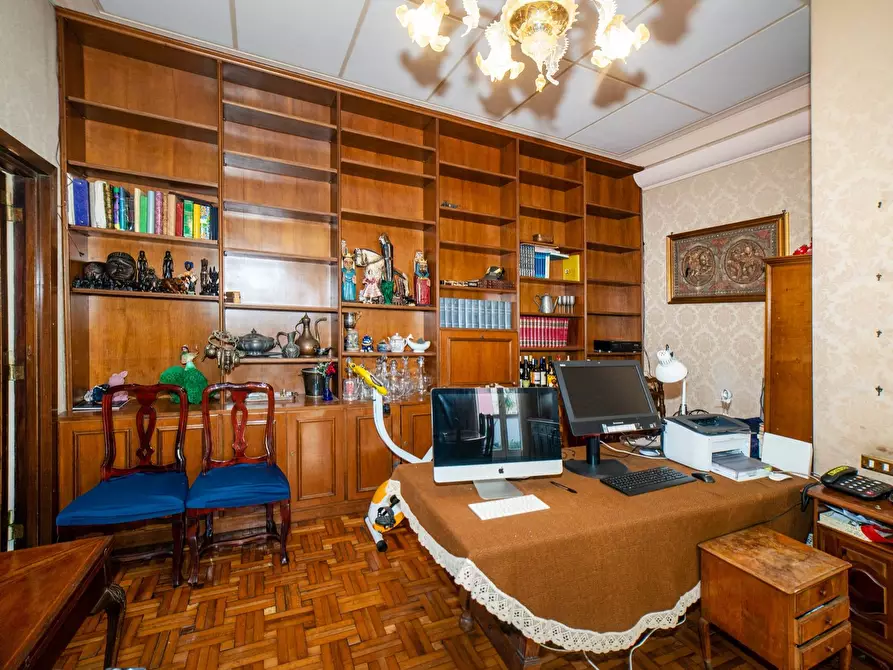 Immagine 17 di Appartamento in vendita  in Via Dei Monti Parioli 48 a Roma