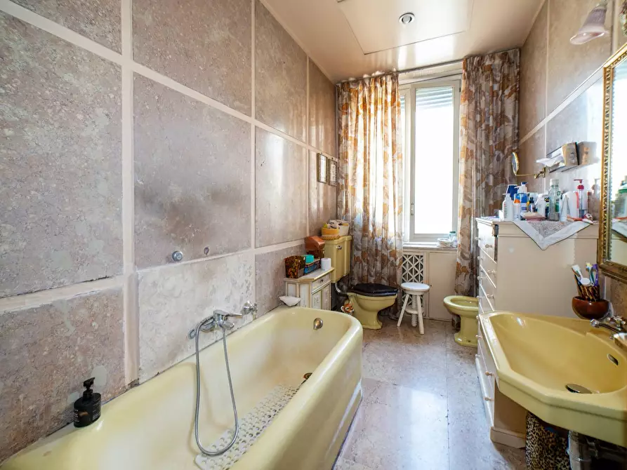 Immagine 26 di Appartamento in vendita  in Via Dei Monti Parioli 48 a Roma