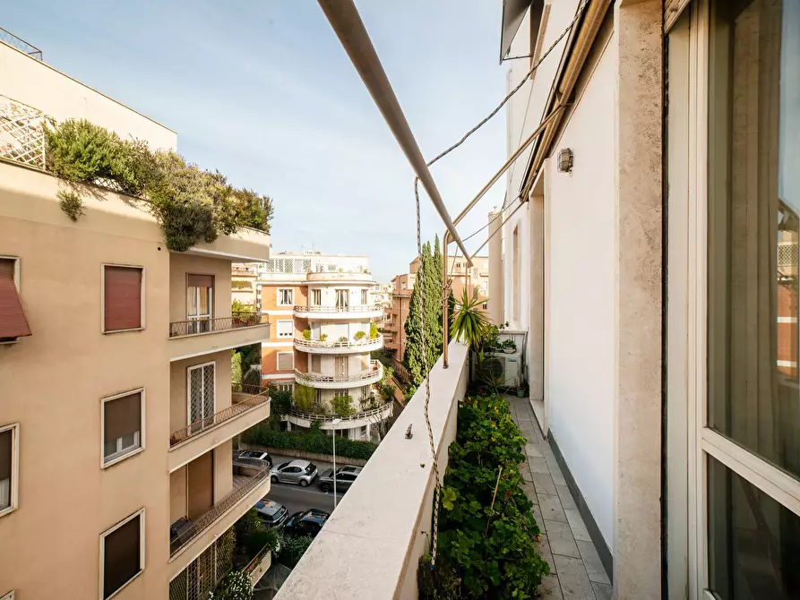 Immagine 29 di Appartamento in vendita  in Via Dei Monti Parioli 48 a Roma