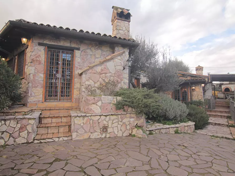 Immagine 5 di Villa in vendita  in via Feruccio Fratini 1 a Sacrofano