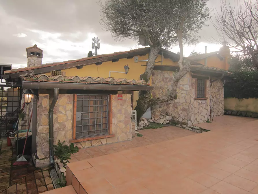Immagine 3 di Villa in vendita  in via Feruccio Fratini 1 a Sacrofano