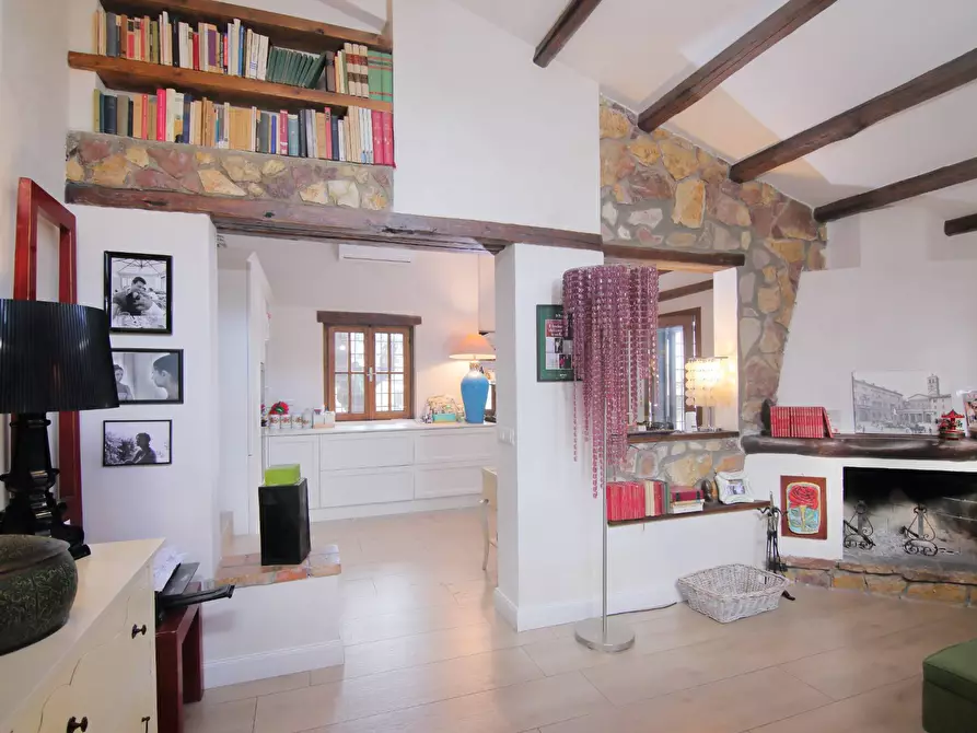 Immagine 6 di Villa in vendita  in via Feruccio Fratini 1 a Sacrofano