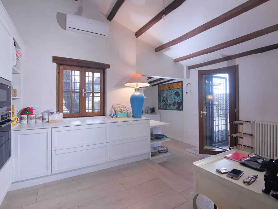 Immagine 22 di Villa in vendita  in via Feruccio Fratini 1 a Sacrofano