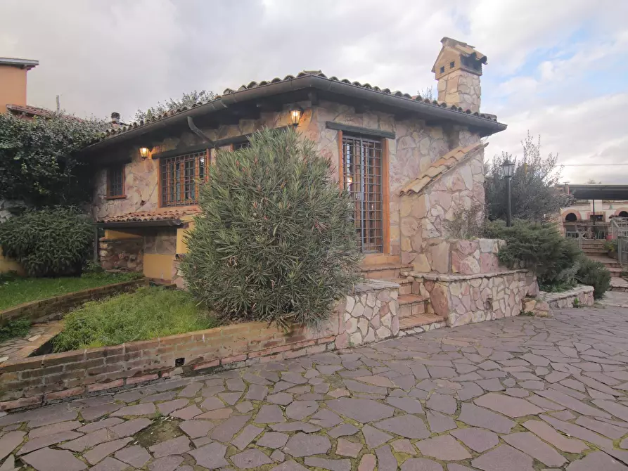 Immagine 26 di Villa in vendita  in via Feruccio Fratini 1 a Sacrofano