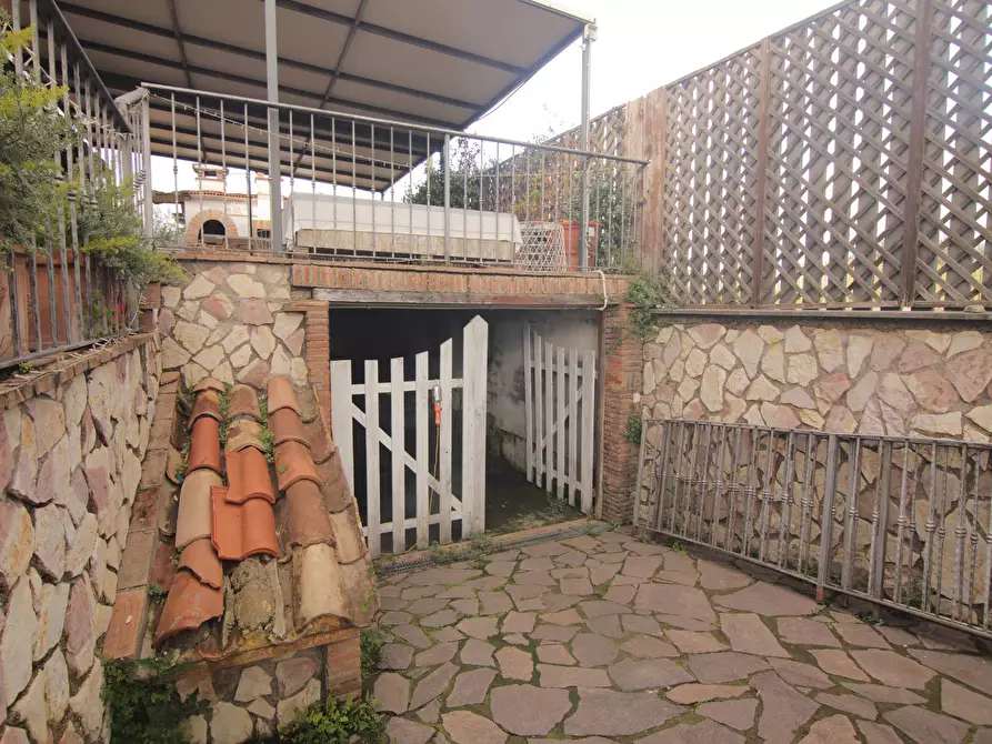 Immagine 28 di Villa in vendita  in via Feruccio Fratini 1 a Sacrofano