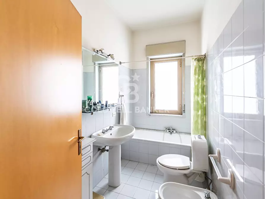 Immagine 8 di Appartamento in vendita  in VIA ROMA 32 a Camporotondo Etneo