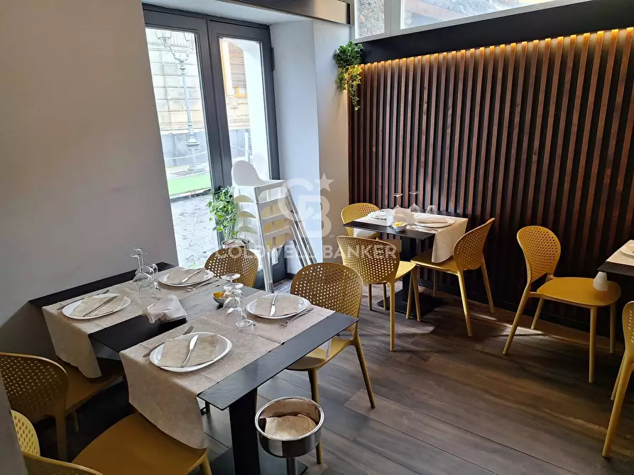 Immagine 3 di Attività commerciale in vendita  in Via Savoia 33/35 a Aci Castello