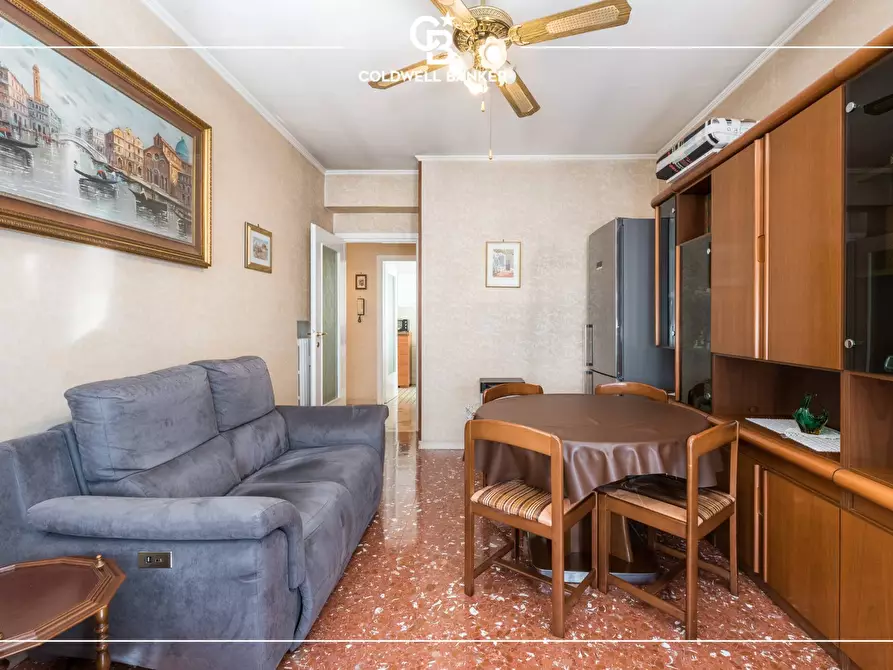 Immagine 4 di Appartamento in vendita  in Via Tuscolana 851 a Roma