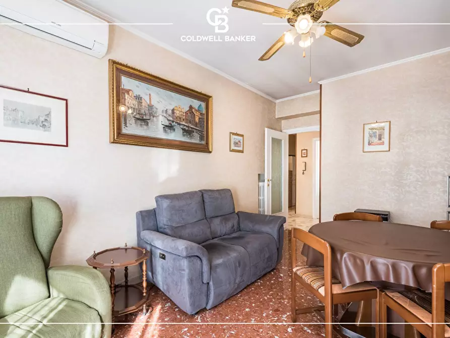 Immagine 5 di Appartamento in vendita  in Via Tuscolana 851 a Roma