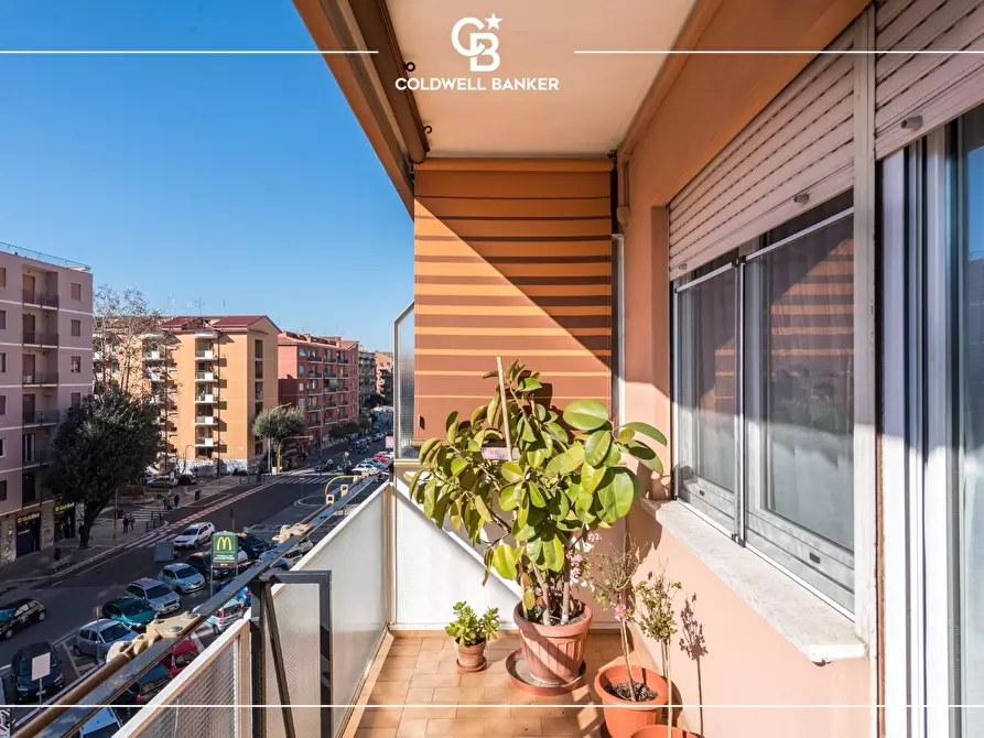 Immagine 8 di Appartamento in vendita  in Via Tuscolana 851 a Roma