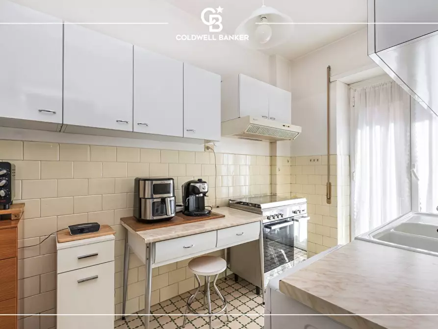 Immagine 10 di Appartamento in vendita  in Via Tuscolana 851 a Roma