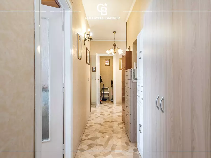 Immagine 13 di Appartamento in vendita  in Via Tuscolana 851 a Roma