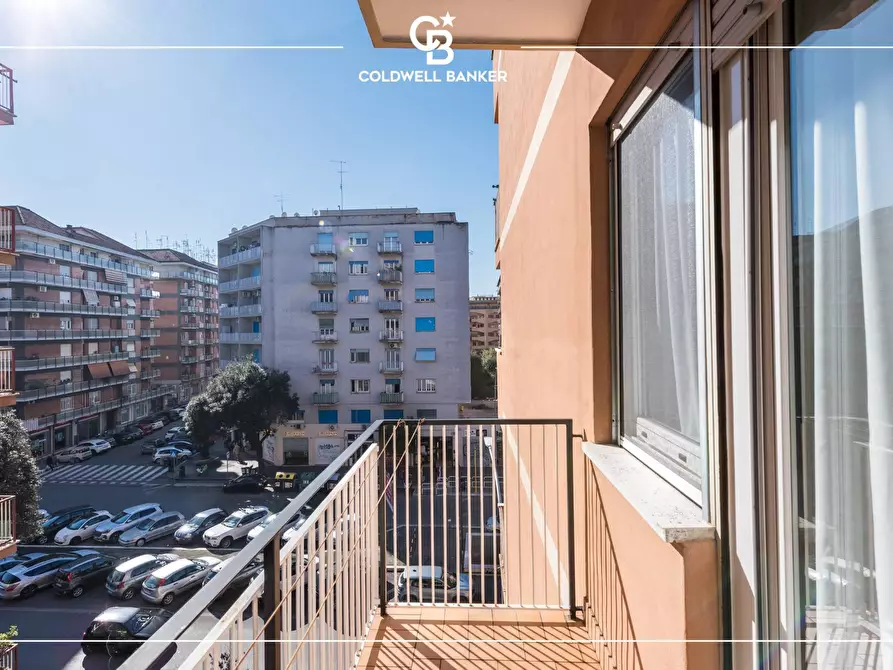 Immagine 15 di Appartamento in vendita  in Via Tuscolana 851 a Roma