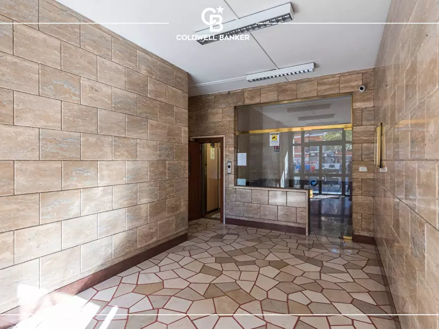 Immagine 29 di Appartamento in vendita  in Via Tuscolana 851 a Roma