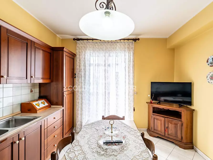 Immagine 7 di Appartamento in vendita  in Via Federico De Roberto 43 a Mascali