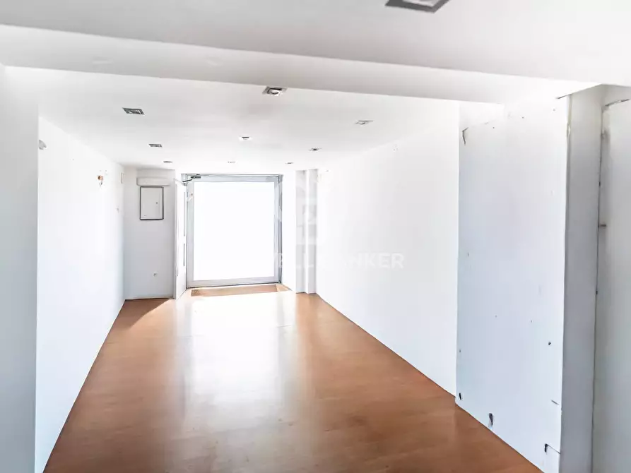 Immagine 2 di Negozio in affitto  in Corso Savoia 39 a Acireale