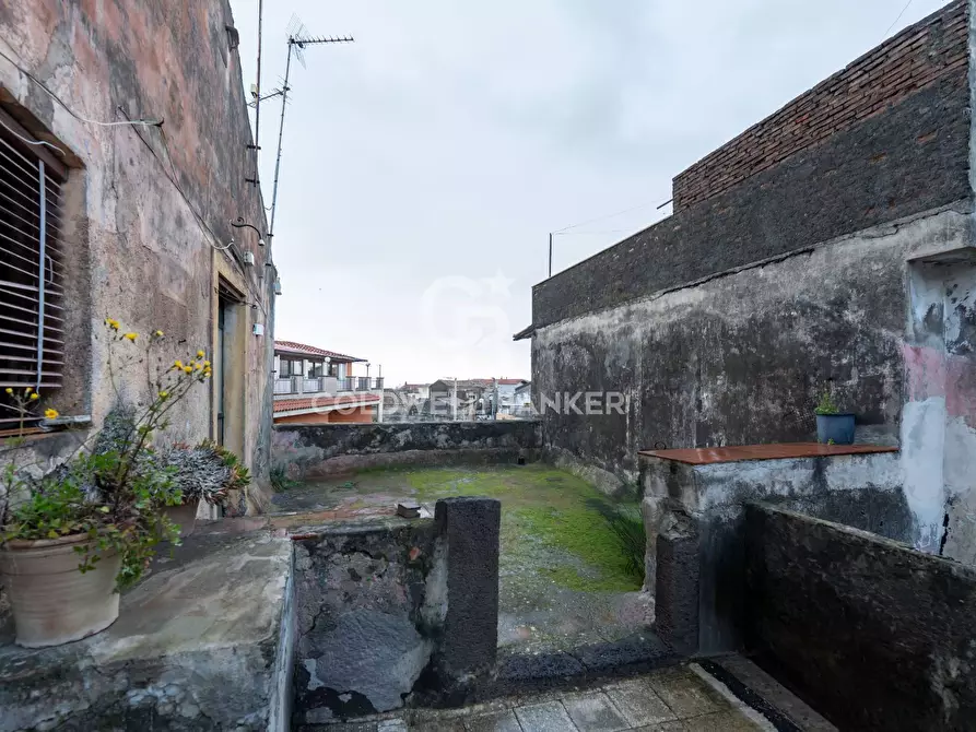 Immagine 4 di Villa in vendita  in Via Ospedale 4/6 a Aci Catena