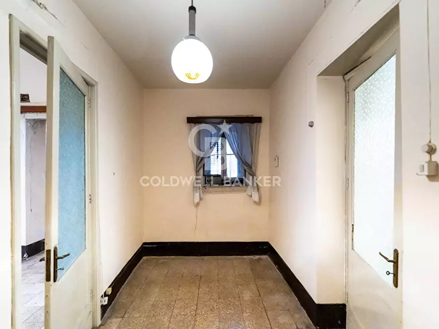 Immagine 15 di Villa in vendita  in Via Ospedale 4/6 a Aci Catena