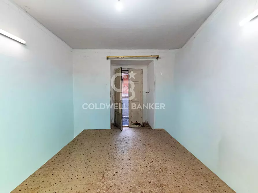 Immagine 28 di Villa in vendita  in Via Ospedale 4/6 a Aci Catena