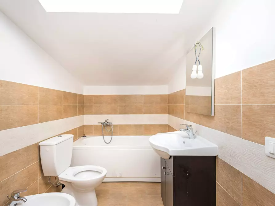 Immagine 19 di Appartamento in vendita  in Via Palaverta 69 a Marino