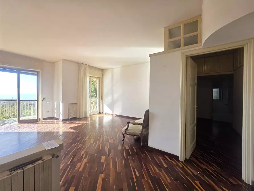 Immagine 11 di Appartamento in vendita  in Viale delle Tamerici B2/2 a Salerno