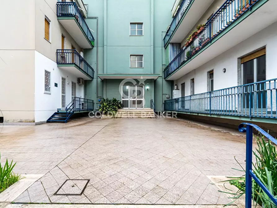 Immagine 1 di Appartamento in vendita  in Via Eugenio Montale 25 a Acireale