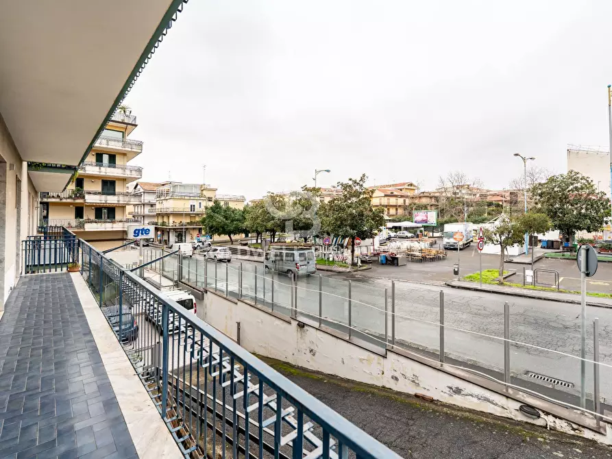Immagine 20 di Appartamento in vendita  in Via Eugenio Montale 25 a Acireale