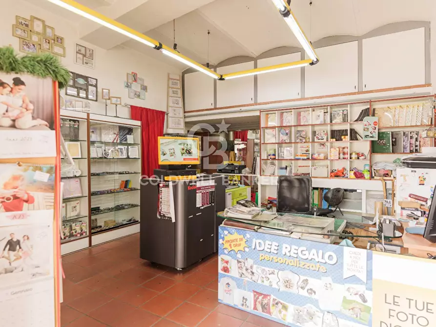 Immagine 6 di Negozio in affitto  in Piazza Garibaldi 23 a Assisi