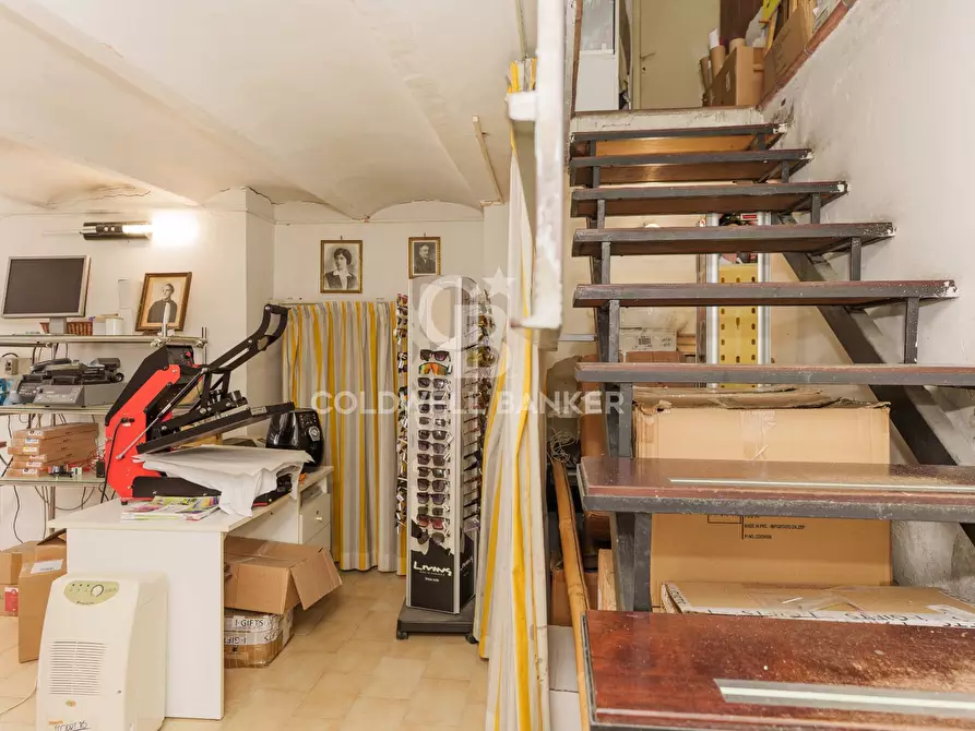 Immagine 8 di Negozio in affitto  in Piazza Garibaldi 23 a Assisi