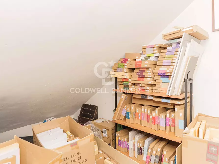 Immagine 10 di Negozio in affitto  in Piazza Garibaldi 23 a Assisi