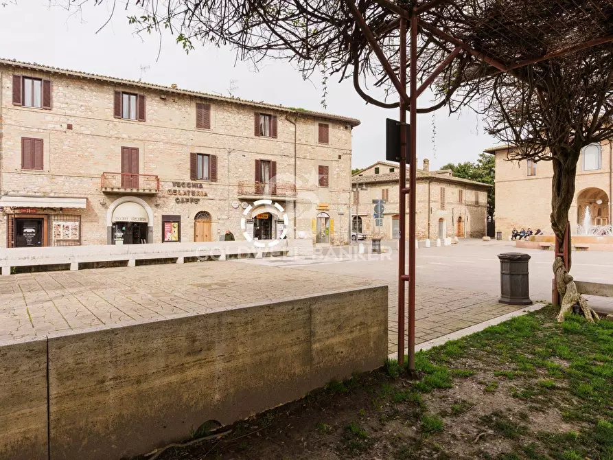 Immagine 5 di Negozio in affitto  in Piazza Garibaldi 23 a Assisi