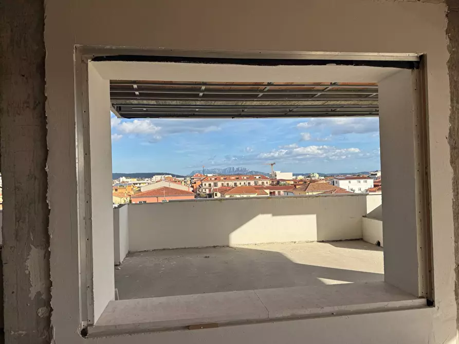 Immagine 2 di Appartamento in vendita  in Via Vela a Olbia