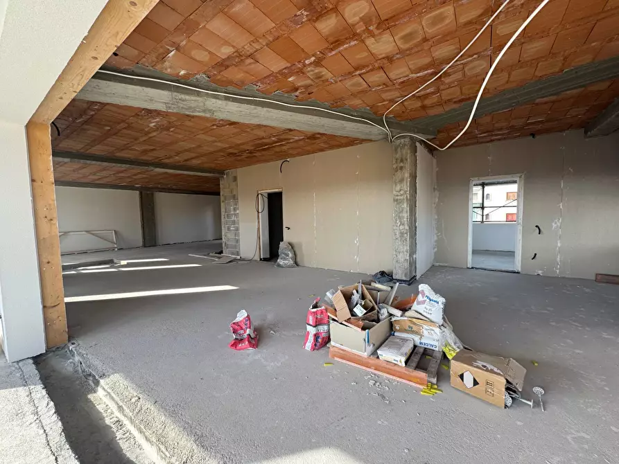 Immagine 38 di Appartamento in vendita  in Via Vela a Olbia