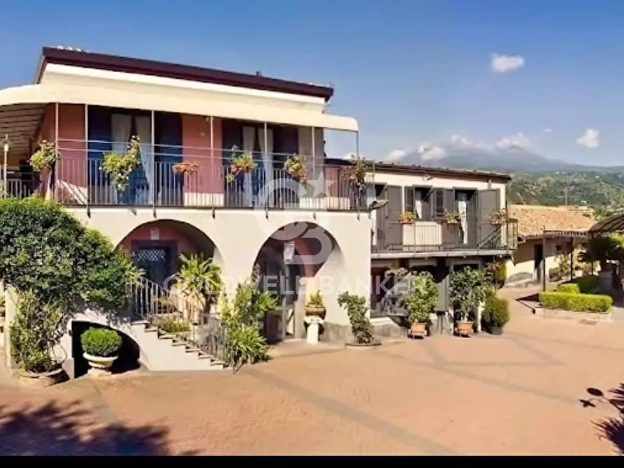 Immagine 1 di Villa in affitto  a Giarre