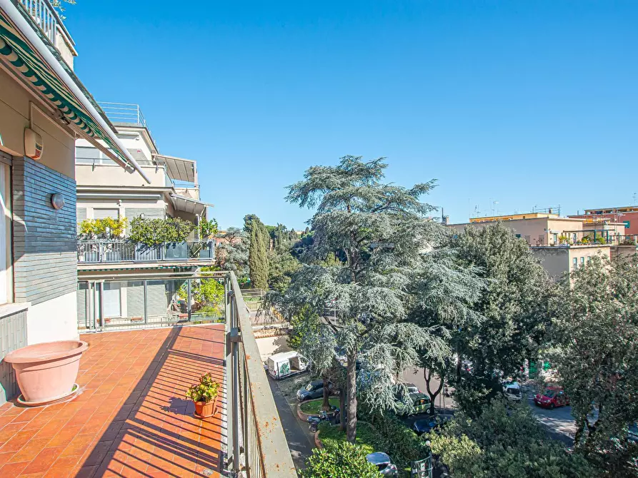Immagine 7 di Appartamento in vendita  in Viale di Villa massimo 37 a Roma