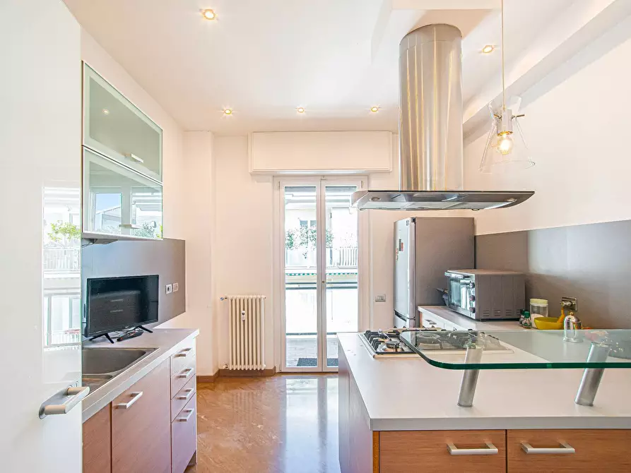 Immagine 18 di Appartamento in vendita  in Viale di Villa massimo 37 a Roma