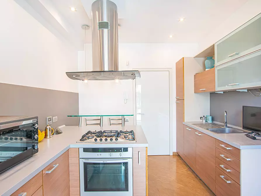 Immagine 19 di Appartamento in vendita  in Viale di Villa massimo 37 a Roma