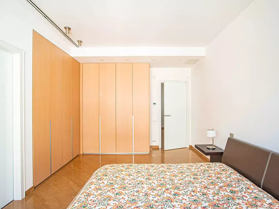 Immagine 24 di Appartamento in vendita  in Viale di Villa massimo 37 a Roma